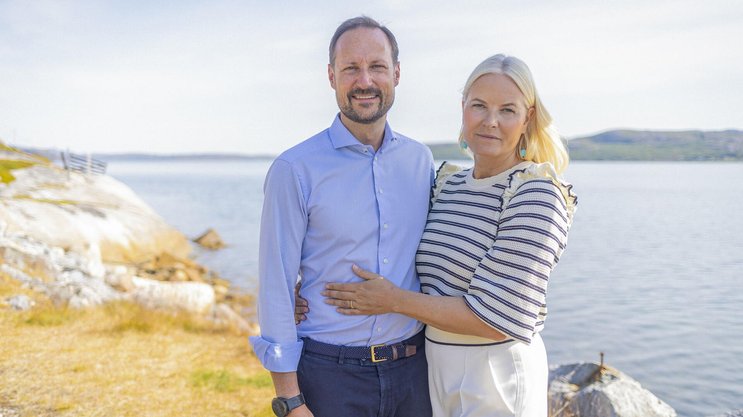 Egal, in welcher Lebens­lage: Kronprinz Haakon und Kron­prinzessin Mette-Marit stehen immer zusammen.