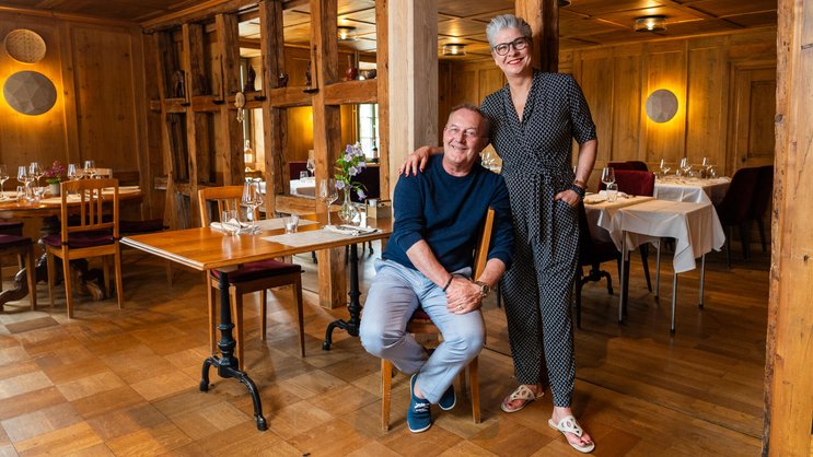 Regula Esposito und Fredy ­Bickel im Restaurant «Zum weissen Rössli» in Mettmen­stetten, das sie seit einem ­halben Jahr pachten.