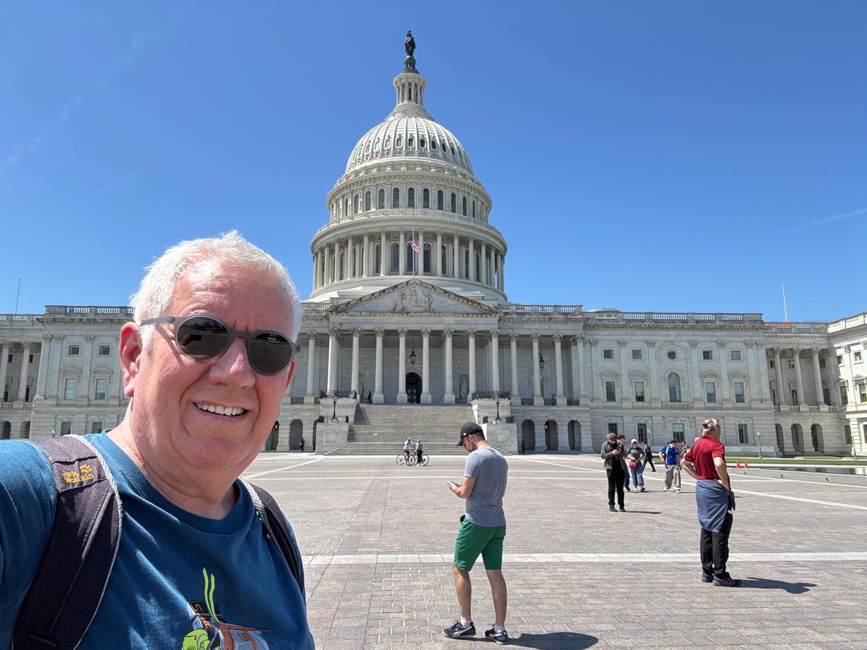 vor dem Capitol Washington DC.jpeg