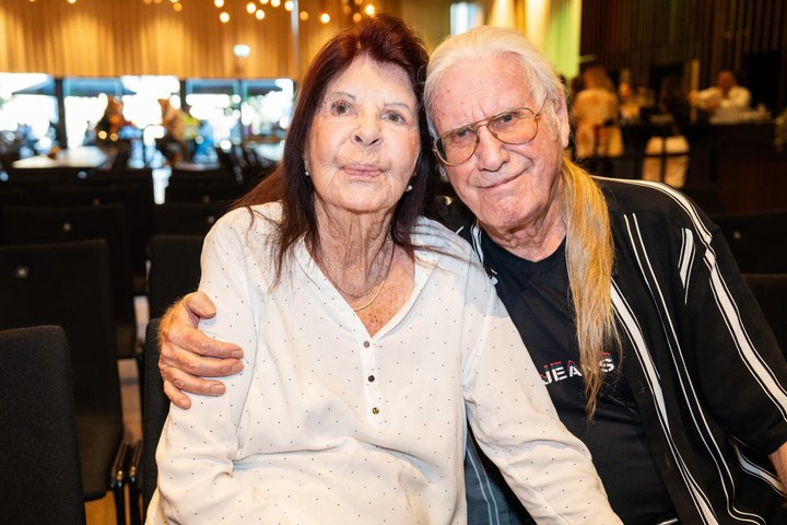«Liebe hält jung», so Musiker Toni Vescoli. Er ist seit 60 Jahren mit Ruth verheiratet.