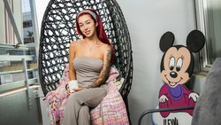 Ihr ganzes Leben wohnte Ariel in Basel – bald soll Schluss damit sein. Sie träumt vom Auswandern.