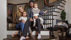 Sind in Nashville zu Hause: Roman Josi und Ehefrau Ellie mit den Kindern Luca und Ivy.