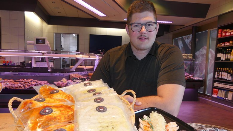 Das Siegeressen der bösen Berner: Chefkoch Severin Schwander ­verarbeitet pro Saison 25 Kilogramm Poulet und 40 Kilogramm Reis.