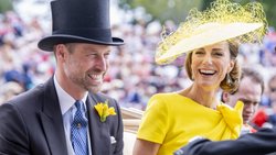 In der Kutsche haben es Prinz William und Prinzessin Kate zusammen ziemlich lustig.