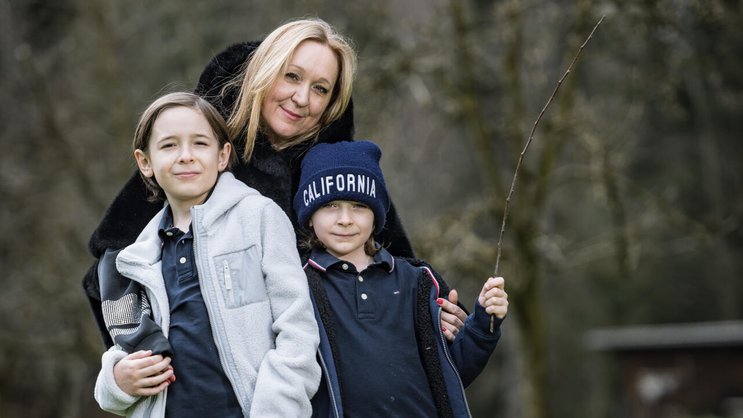 Die Söhne Lenny (l.) und Anthony sind elf und acht Jahre alt: «Heute ist das Mami bei ihnen weniger gefragt als früher», sagt Tatana Sterba.