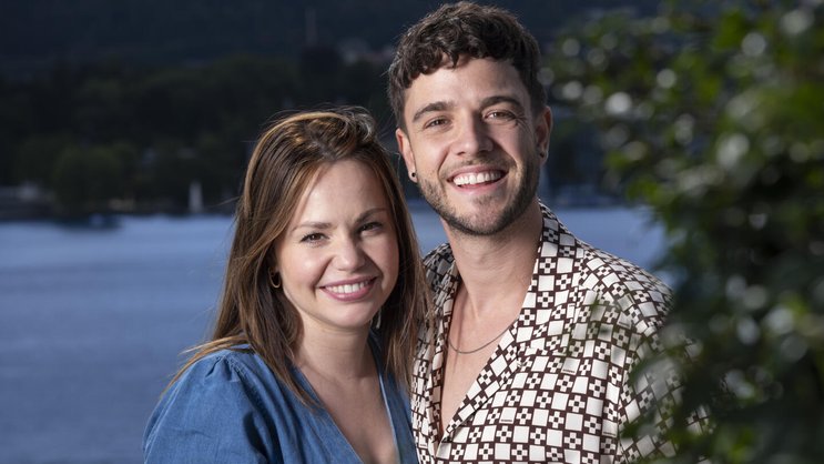 Sind als Paar und Eltern ­angekommen: Luca Hänni und Frau Christina.