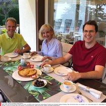 Gemütliches Zusammensein: Lilo mit Sohn und Enkel, Schwiegertochter Kerstin fotografierte.