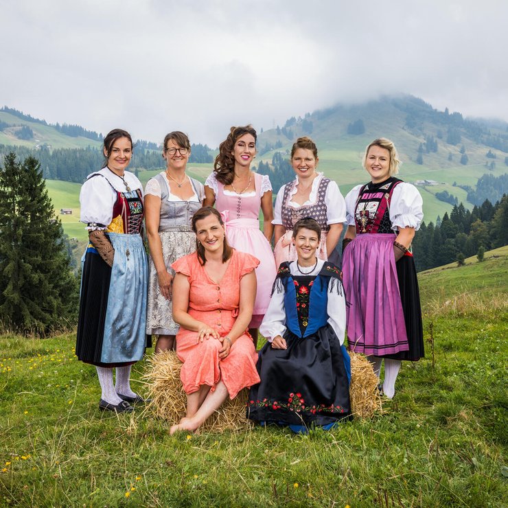 Bildarchiv_Sendungen_und_Magazine/SRF_bi_de_Lüt/Landfrauenküche/20250817_LFK_Gruppenbild