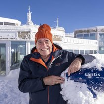 Felix Blumer geniesst die Aussicht über die Ostschweiz. Egal, in welche Richtung er schaut, überall entdeckt er etwas Spannendes.