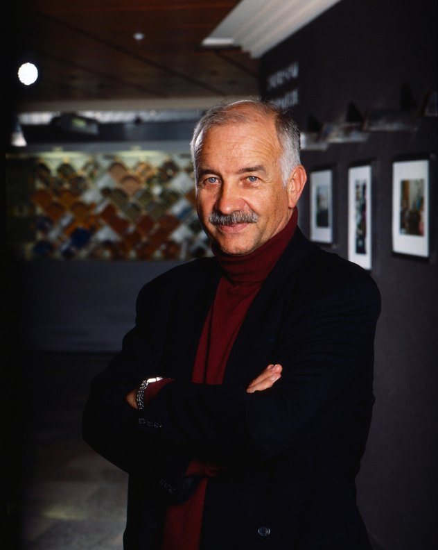 Eisblaue Augen und warmer Blick: Armin Mueller-Stahl begeisterte eine ganze Filmgeneration. 