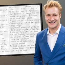 In seiner Biographie «Meine Welt» gibt er private Einblicke und öffnet sein Tagebuch.
