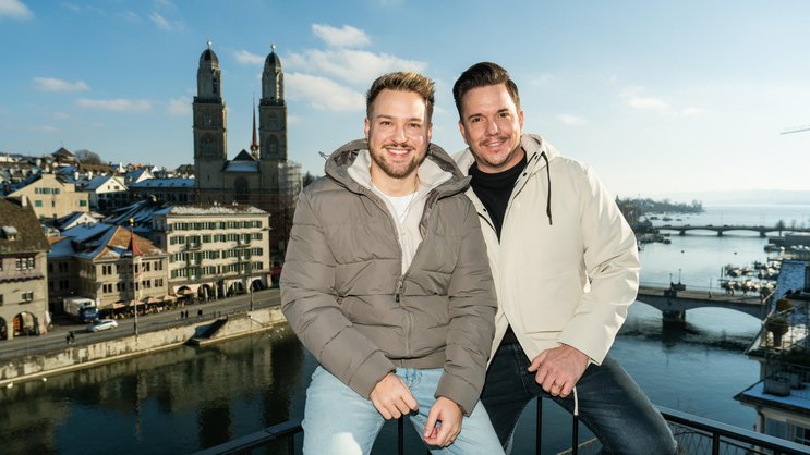 Sind in Zürich daheim und haben sich in der Limmat­stadt das Ja-Wort gegeben: Moderator Sven Epiney (r.) und sein Mann Michael.