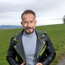 Als Radiomoderator bekommt Schlager­sänger Leonard ­immer wieder ­schöne Geschichten zu ­hören. Wie jene vom Ehepaar ­Soltermann aus ­Wynigen BE.