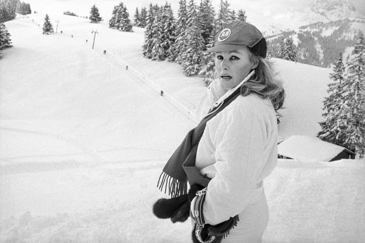 SCHAUSPIELERIN, SKIFERIEN, SKIFAHREN, SKILIFT, SKIANZUG,