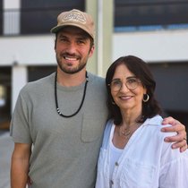 Sommerpause in der Schweiz: Der Berner NHL-Star Roman Josi besucht in der warmen ­Jahreszeit Mutter Doris in Bern.