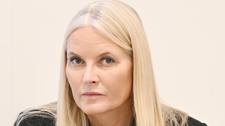 Crown Princess Mette-Marit Visits The International Library of Fashion Research In Oslo