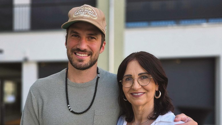 Sommerpause in der Schweiz: Der Berner NHL-Star Roman Josi besucht in der warmen ­Jahreszeit Mutter Doris in Bern.