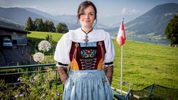 Mit ihrem Mann und ihren vier ­Kindern lebt die Landfrau Irène Meier im Weiler Alosen ZG mit Blick auf den Ägerisee.