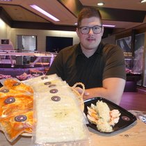 Das Siegeressen der bösen Berner: Chefkoch Severin Schwander ­verarbeitet pro Saison 25 Kilogramm Poulet und 40 Kilogramm Reis.