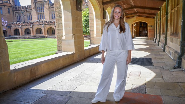 Ingrid Alexandra bei einem Fototermin auf dem Campus der Uni in Sydney