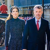 Stehen in der Kritik: ­Königin Mary und König Frederik X. gönnen sich angeblich zu viel Freizeit.
