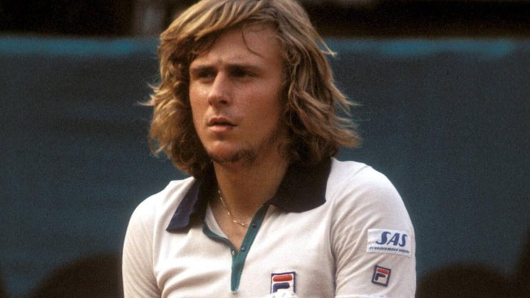 Björn Borg gewinnt in den Jahren 1976 bis 1980 fünfmal in Folge das Turnier in Wimbledon.