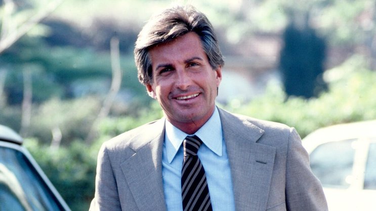 Gentleman vom Scheitel bis zur Sohle: Schauspieler George Hamilton auf dem Höhepunkt seines Ruhms (1979).