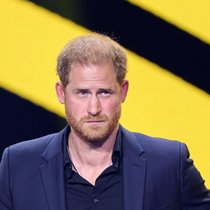 Auch wenn Harry sich versöhnlich gibt, bleibt Bruder William skeptisch.
