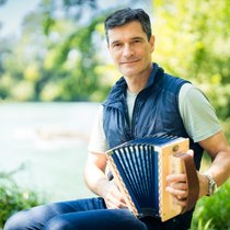 Stefan Hofmänner spielt mit Begeisterung Langnauerli und übt praktisch täglich 15 bis 20 Minuten.