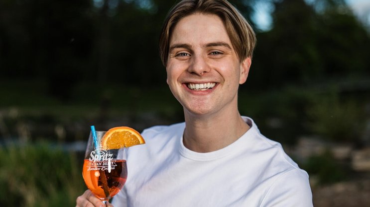 Aperol, Ouzo oder Glühwein: Es gibt kaum ein Getränk, das Vincent Gross noch nicht besungen hat.