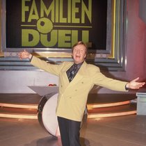 Elf Jahre lang führte Moderator Werner Schulze-Erdel täglich um die Mittagszeit durch «Familien-Duell».