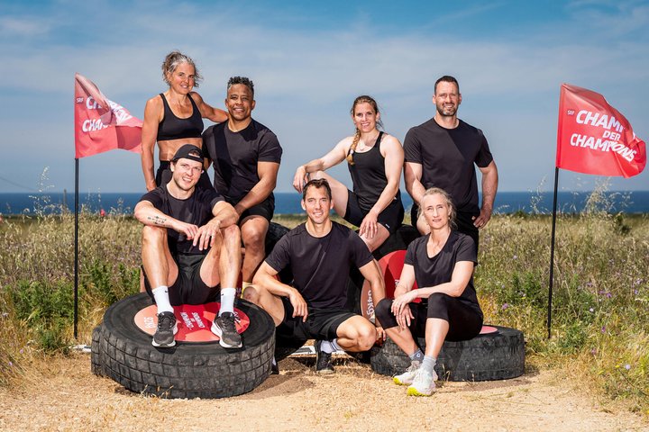Das «Champion der Champions»-Team von Lukas Studer (in Weiss, v. l.): Anita Weyermann, Kevin Lötscher, Sergei Aschwanden, Carlo Janka, Petra Klingler, Tanja Frieden und Kilian Wenger.
