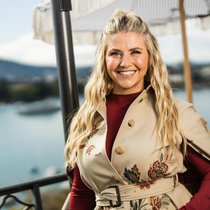 Auf der Dachterrasse im Eden au Lac geniesst Beatrice Egli die Aussicht über Zürich.