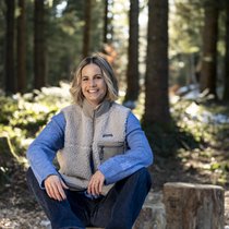 Wenn nicht im TV-Studio, ist Fabienne Gyr oft in der Natur. Der Wald auf dem Raten in Oberägeri ZG ist der Moderatorin sehr vertraut, ob zum Pilzle, ­Brötle oder ­Spazieren.