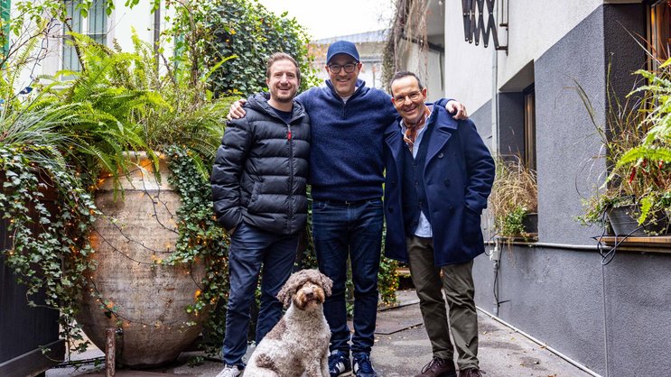 Moderatoren, Freunde und Hundefans: Stefan Büsser, Salar Bahrampoori und Claudio Zuccolini (v. l.) in Zürich.