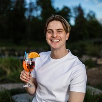 Aperol, Ouzo oder Glühwein: Es gibt kaum ein Getränk, das Vincent Gross noch nicht besungen hat.