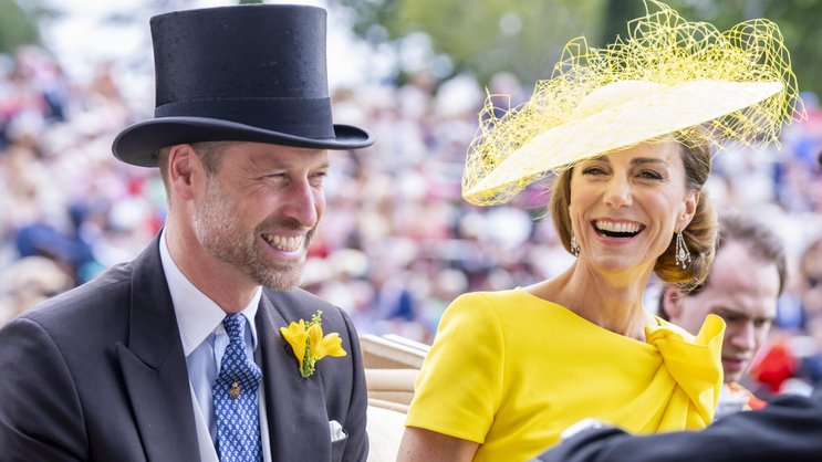 In der Kutsche haben es Prinz William und Prinzessin Kate zusammen ziemlich lustig.