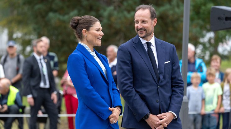 Prinzessin Victoria und Prinz Haakon verstehen sich bei Terminen, wie hier bei der ­Eröffnung einer Polizeistation, nicht nur gut. Sie sind auch befreundet.