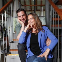 Komiker Manu Burkart und Michèle leben mit ihren drei Kindern in einem alten Bauernhaus im Zürcher ­Oberland.