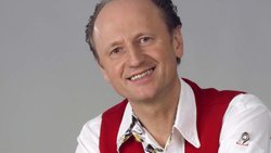In Huby Mayers Leben dreht sich nach wie vor vieles um die Musik. Er komponiert Stücke für Blas- und Volksmusik sowie Kärntnerlieder. Selbst aktiv ist er «nur» noch in der Trachtenkapelle ­Flattach.