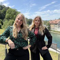 Tabea (l.) und Petra Lämmchen verbringen gerne ihre Freizeit in Bern. Wenn viele Touristen unterwegs sind, fühle es sich für sie fast wie in den Ferien an.