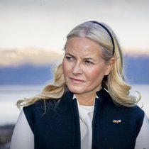 Auf Kronprinzessin Mette-Marit warten belastende Wochen. Halt bekommt sie von ihrem Mann, Thronfolger Haakon.