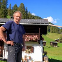 Heimatverbunden: Die Davoser Ski-Legende Paul Accola blickt über das Landwassertal.